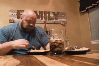 蛋白粉怎样吃强效增加肌肉,怎么吃蛋白粉最大提升健身效果