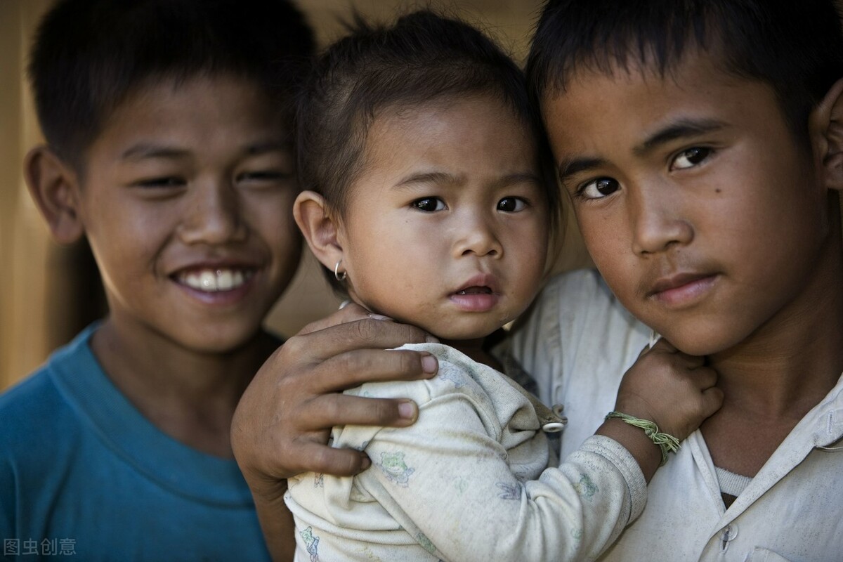 我翻了6千条评论,找了38个故事,为你呈现真实的中国姐弟关系