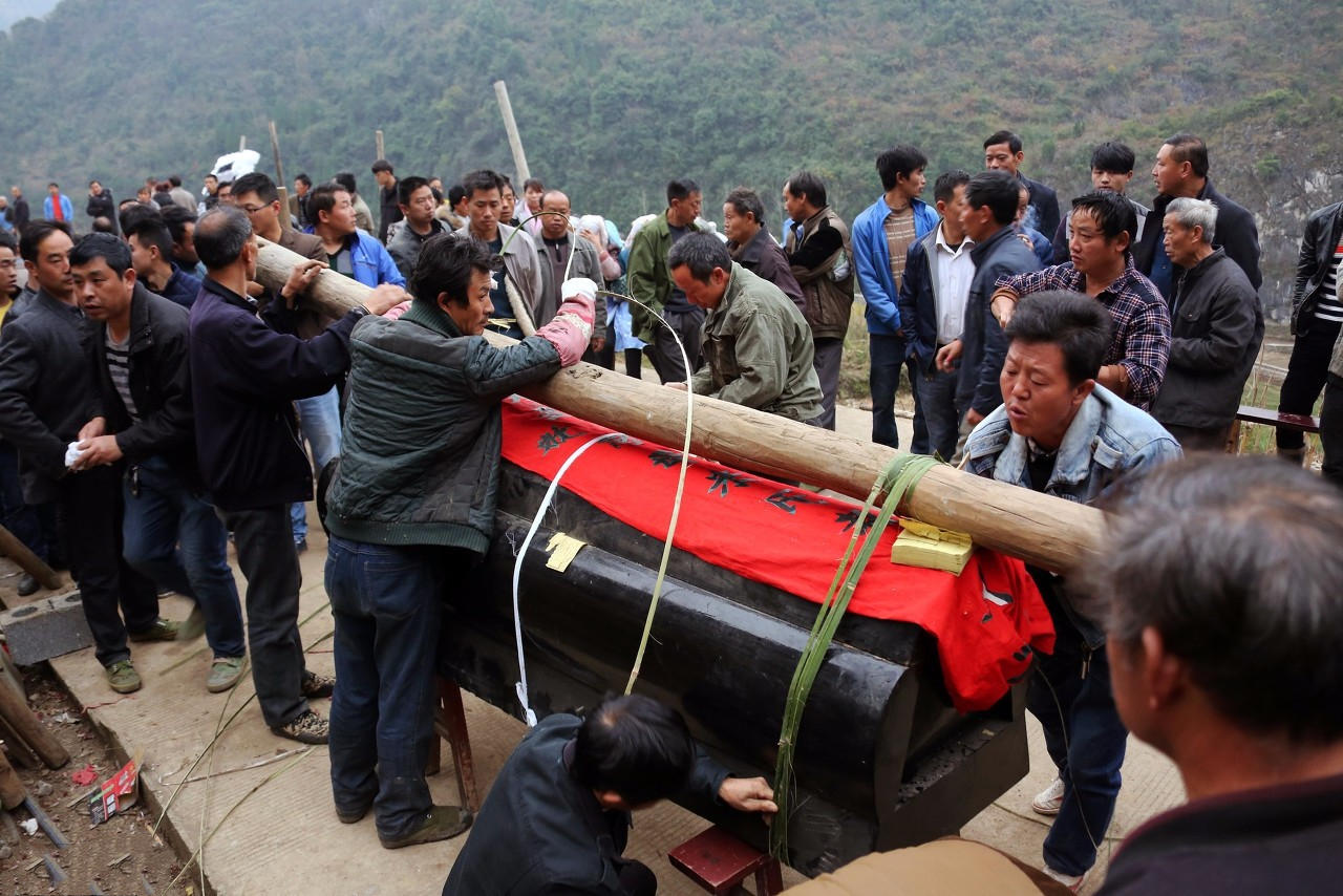 为什么人死后不能让黑猫靠近,人死后为什么能靠近黑猫