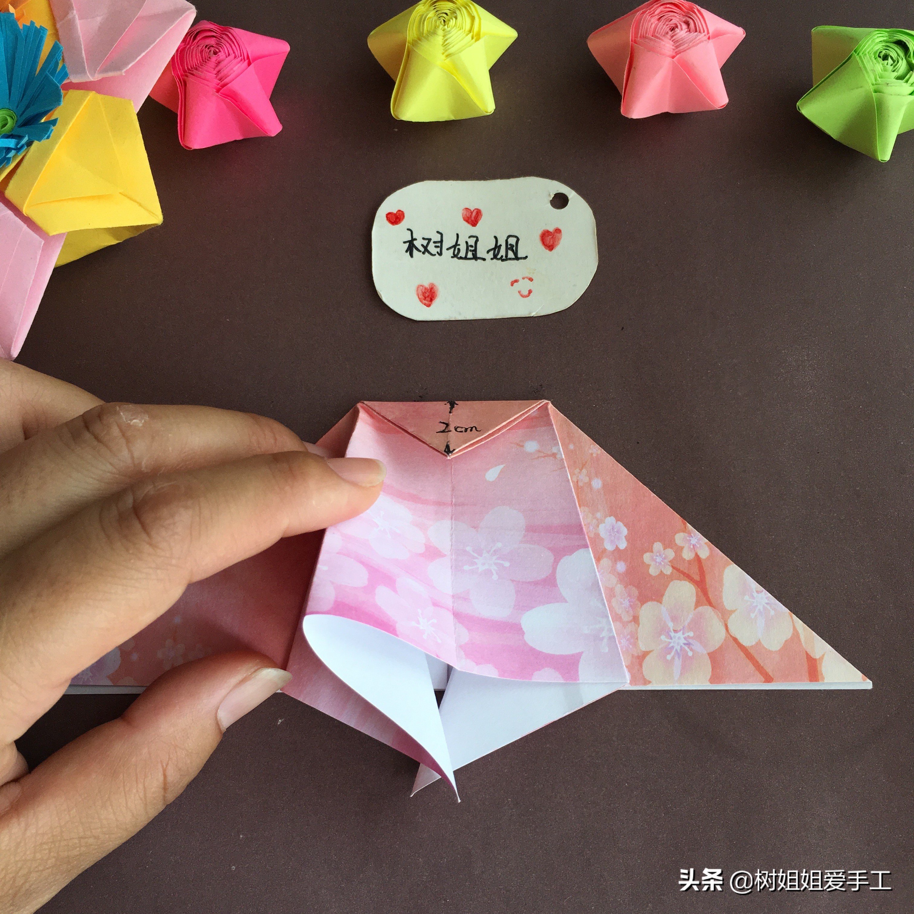 装饰花瓶折纸教程,装饰花束折纸手工