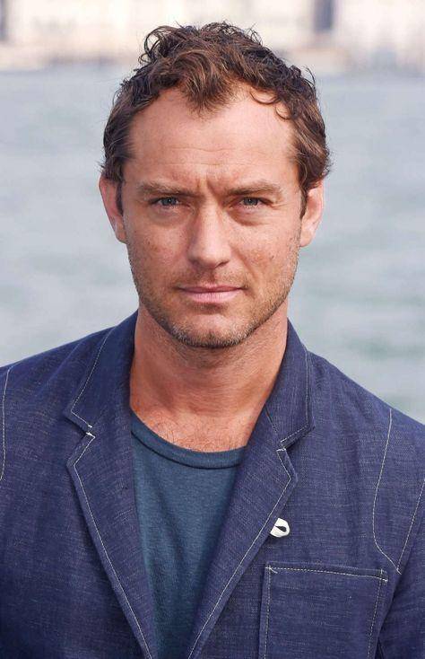 裘德洛的秃头适合什么发型,裘德洛秃顶