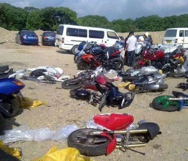 碣石ax100摩托车翻新过程,碣石越野摩托车crf450r翻新过程