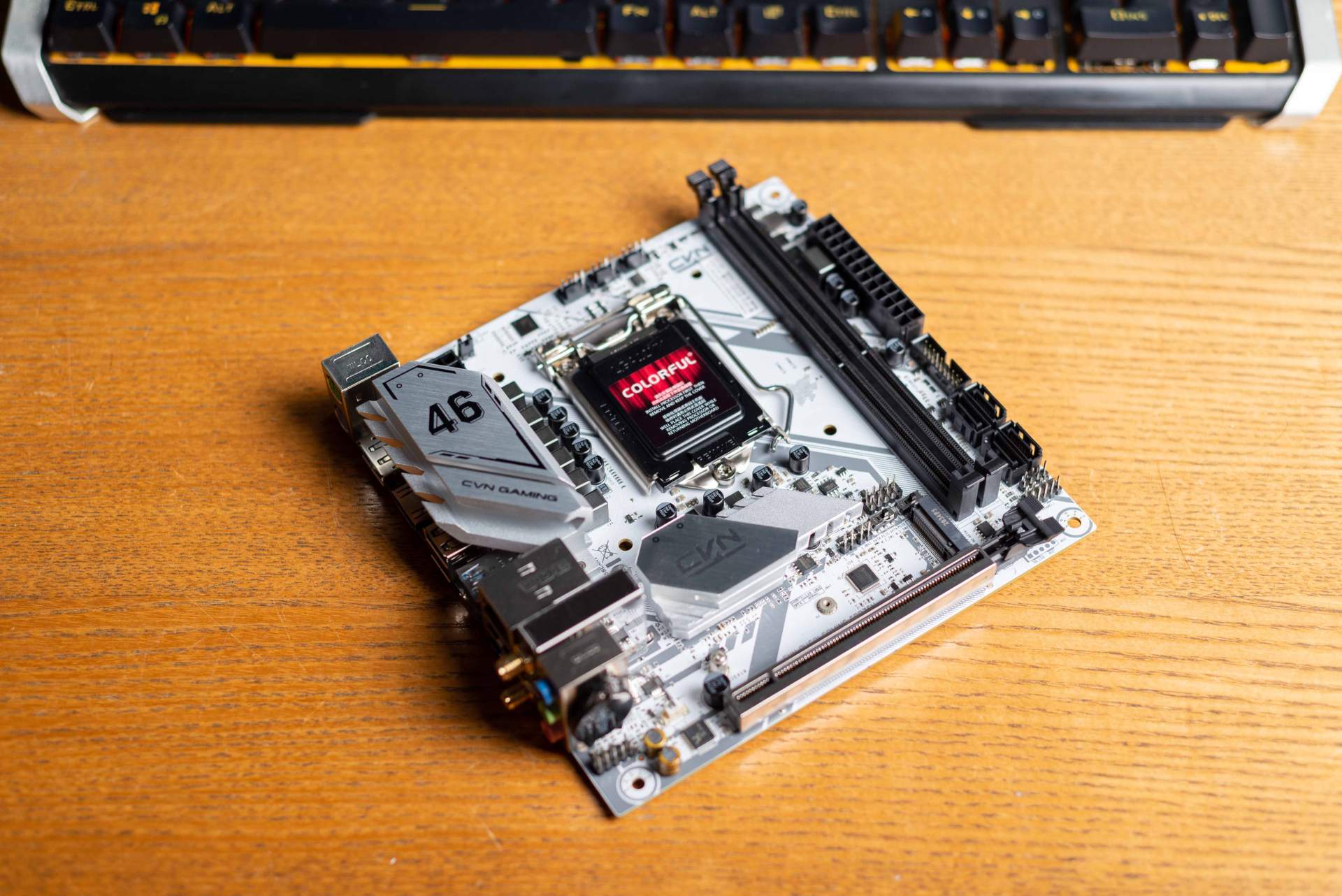 超频三蜂鸟i100pro散热改造,超频三蜂鸟2代itx机箱