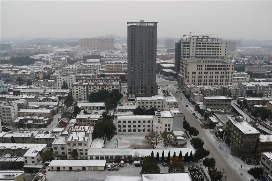 大别山脚下，长河岸边，40年崛起一座新城
