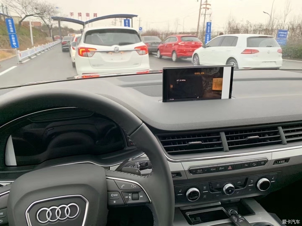 30万预算能买哪年的奥迪q7,落地70万不到的车