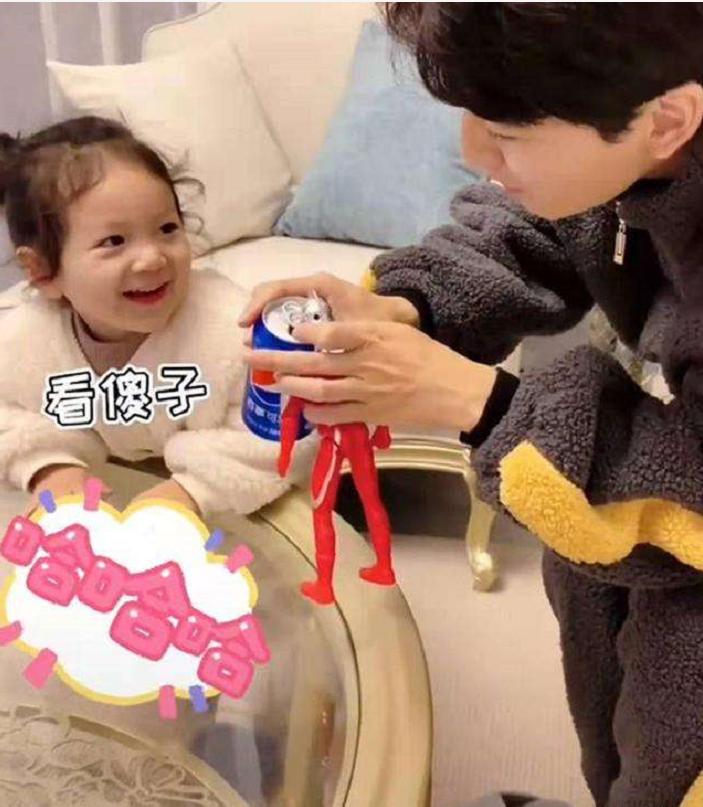 女儿喝可乐上瘾，宝爸教科书般的做法，设计帮忙“戒瘾”