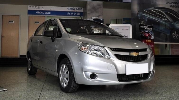油耗低5-6万,五万能买什么车雪佛兰赛欧