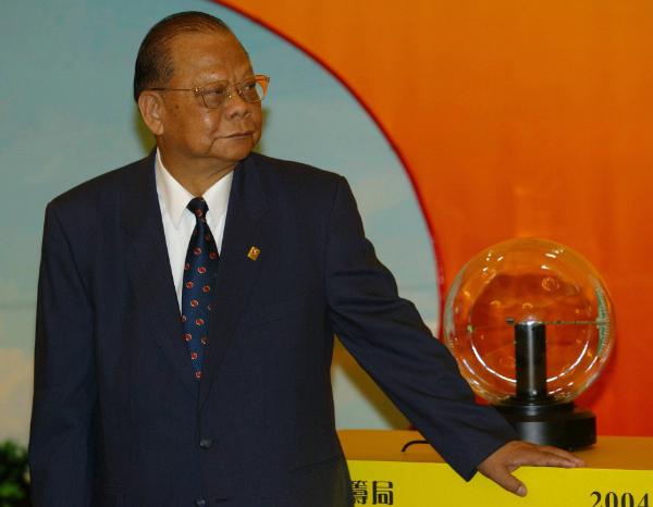 金利来创办人经历,金利来创始人曾宪梓