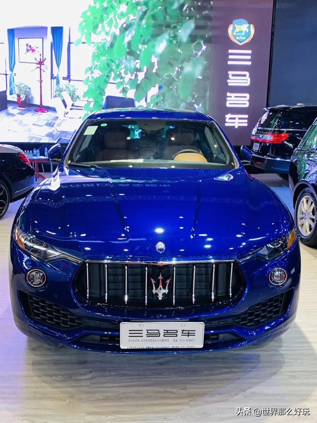 「高清大图」海口车展车模集体戴口罩，难掩身材曲线，呼之欲出