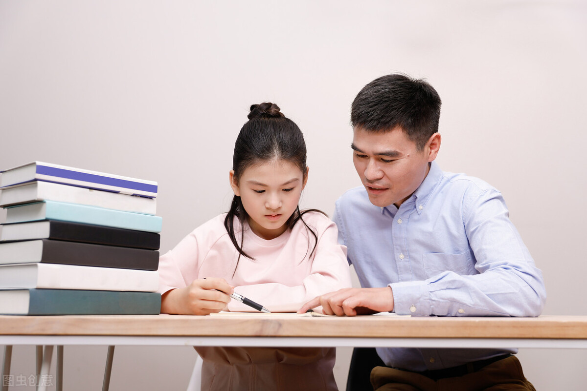 高中学生成绩倒数父母该怎么引导,高一孩子成绩倒数第一家长怎么办