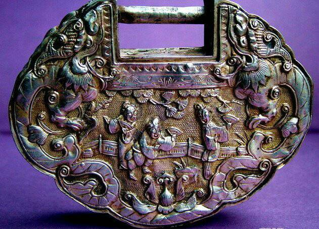 长命锁护身符对宝宝有什么好处,银手镯护身符长命锁红绳的意义