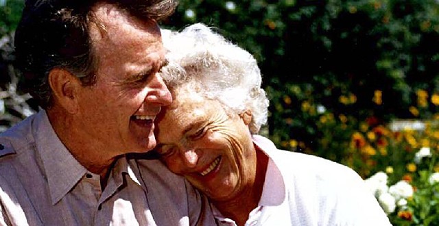 17岁女孩嫁42岁丈夫当上大总统后,21岁与丈夫一见钟情63年相濡以沫