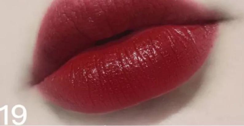 推荐一款不掉色又平价的口红,比较平价且好用的口红