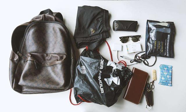 男人包里都放什么好,男人要有的四样物品