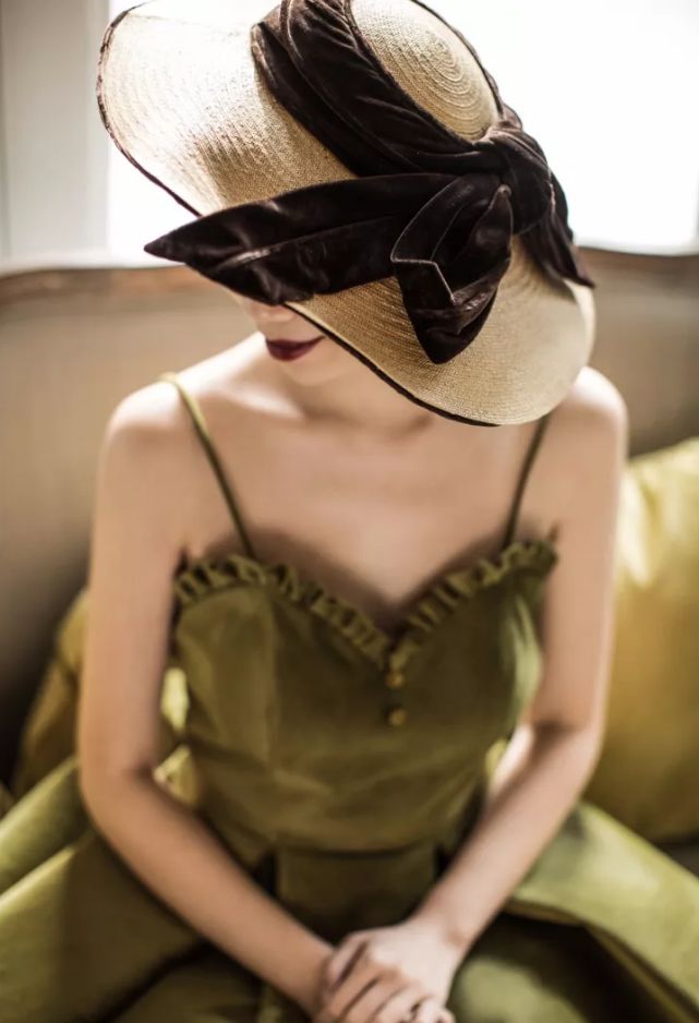 婚纱搭出时髦感｜不到百元的6件单品，手把手教给你