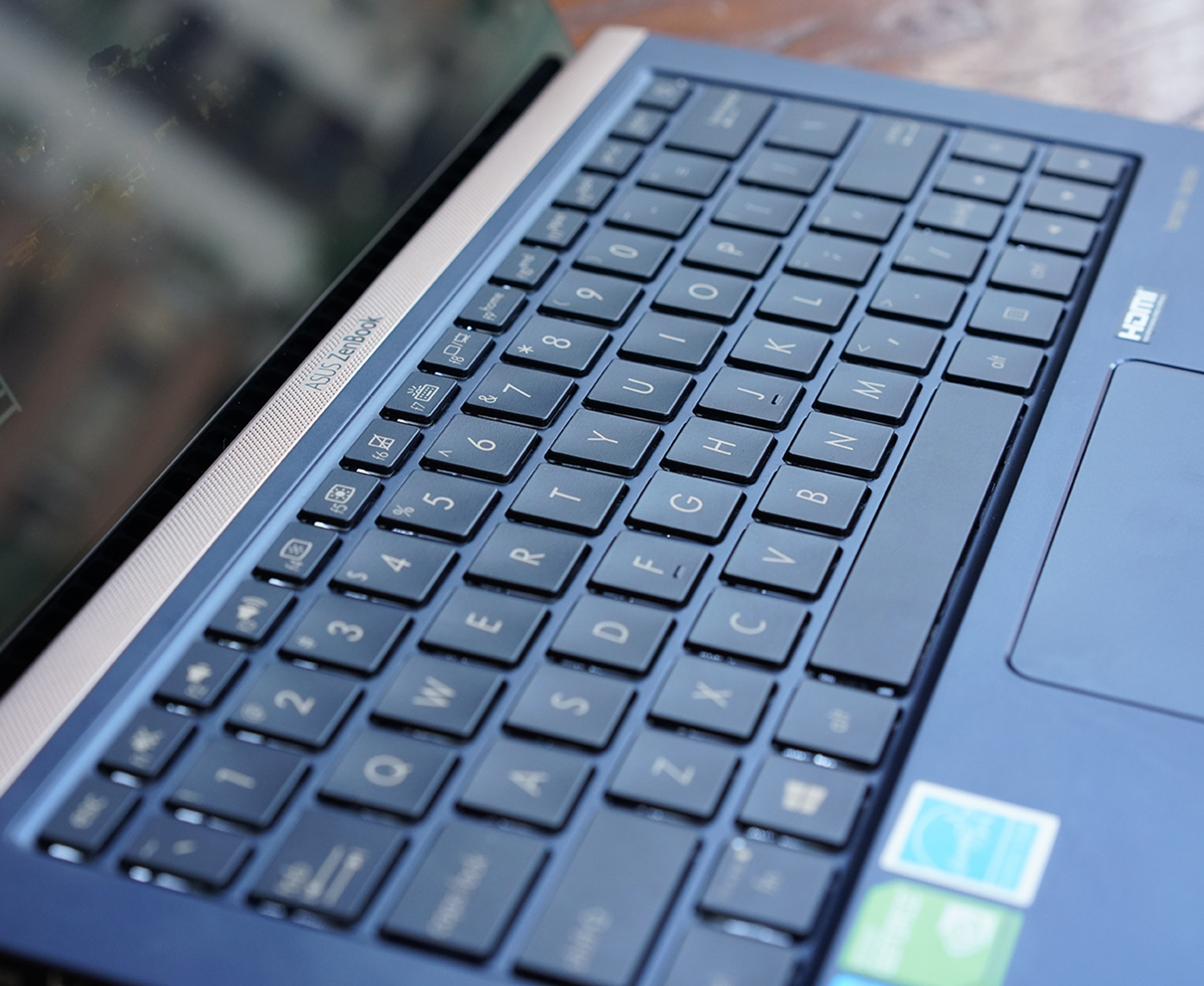 华硕灵耀u2代都是18年生产的吗,华硕灵耀u2代性能设置