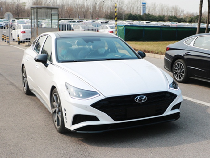 现代“门面”车型来袭，尺寸加长，油耗降低，你说香不香？