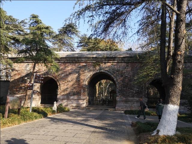 历史古迹明朝陵墓介绍,明朝皇家陵园简介