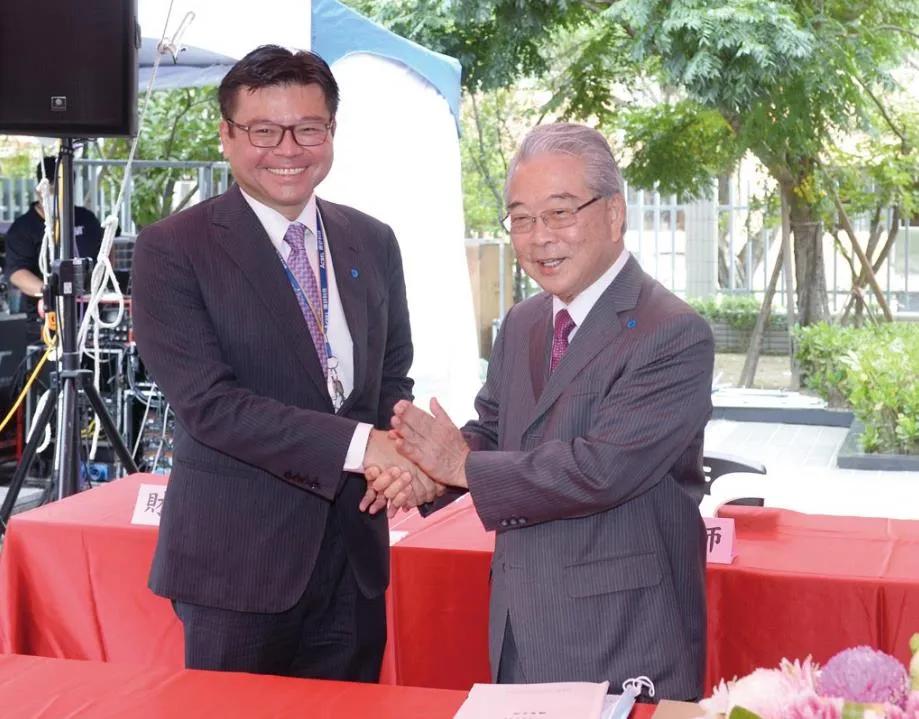 台湾工商大佬许胜雄的47岁独子接班,先到40年电源老厂挑大梁