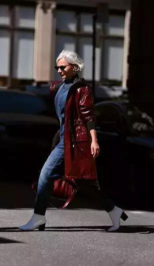 羽绒服怎么穿效果最好 (羽绒服穿着要什么样才叫做刚合适)