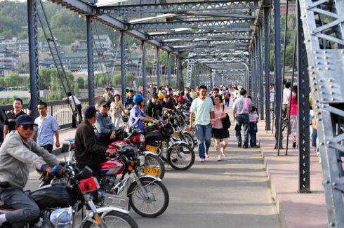 摩的司机打工,摩的拉客一个月能赚多少钱