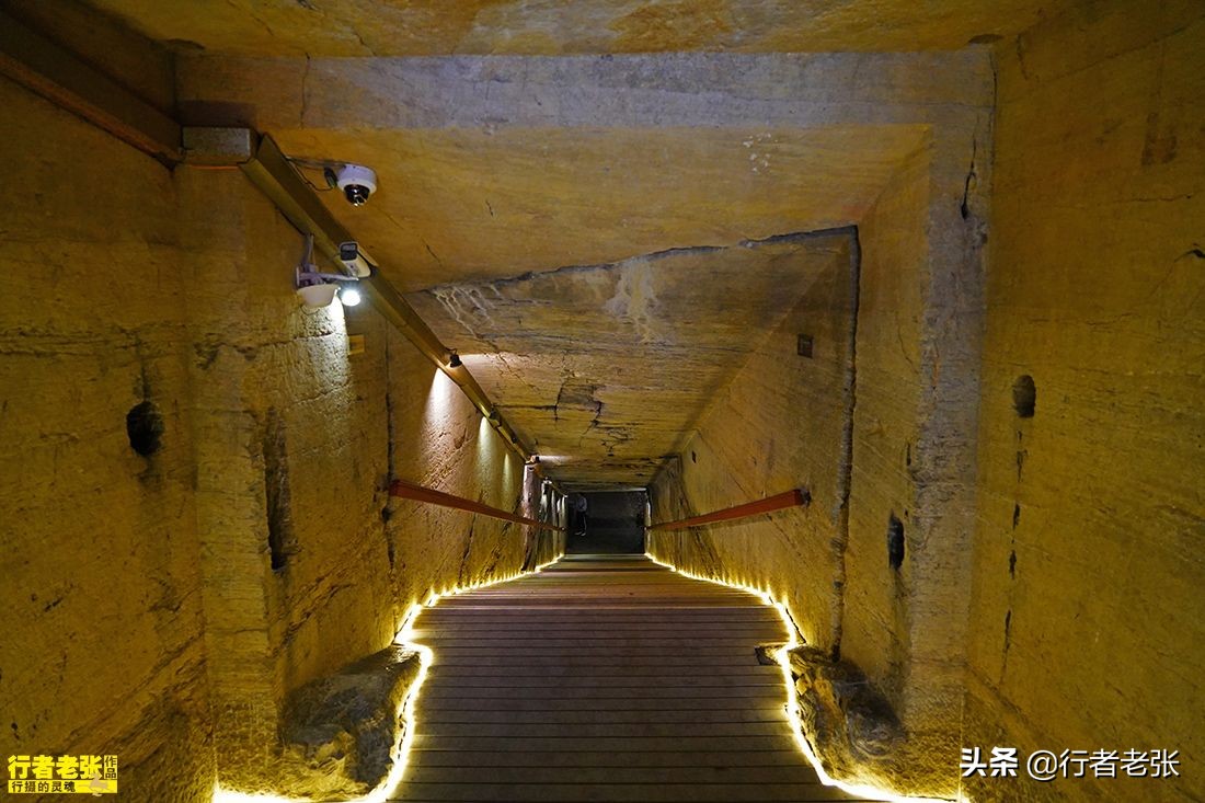 老款卫生间马桶,2000年前的冲水厕所