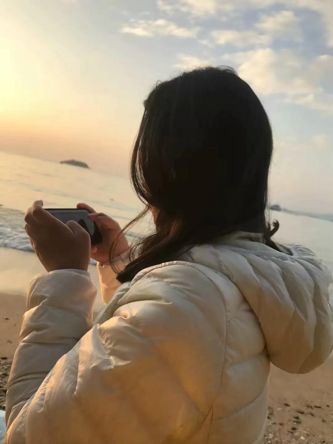 自我介绍一下，小伙如果不嫌弃，请把这个自卑的少女带回家吧