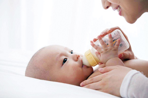 “脑黄金”成各*奶大**粉品牌标配母乳优势仍然甩配方奶粉一条街