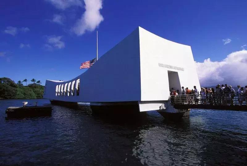 寻找侏罗纪世界中的火山岛，和“驯龙高手”一起拯救史前小短手！