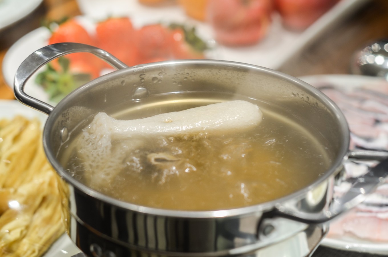 一座白楼，青山环绕，云卷雾舒～享受在莫干山野的娴静自由