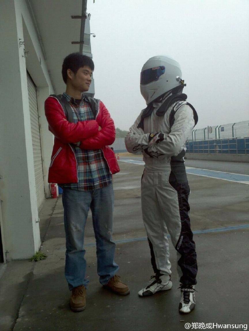 玩赛车、当赛车手真有这么贵吗？他们花2000块做到了