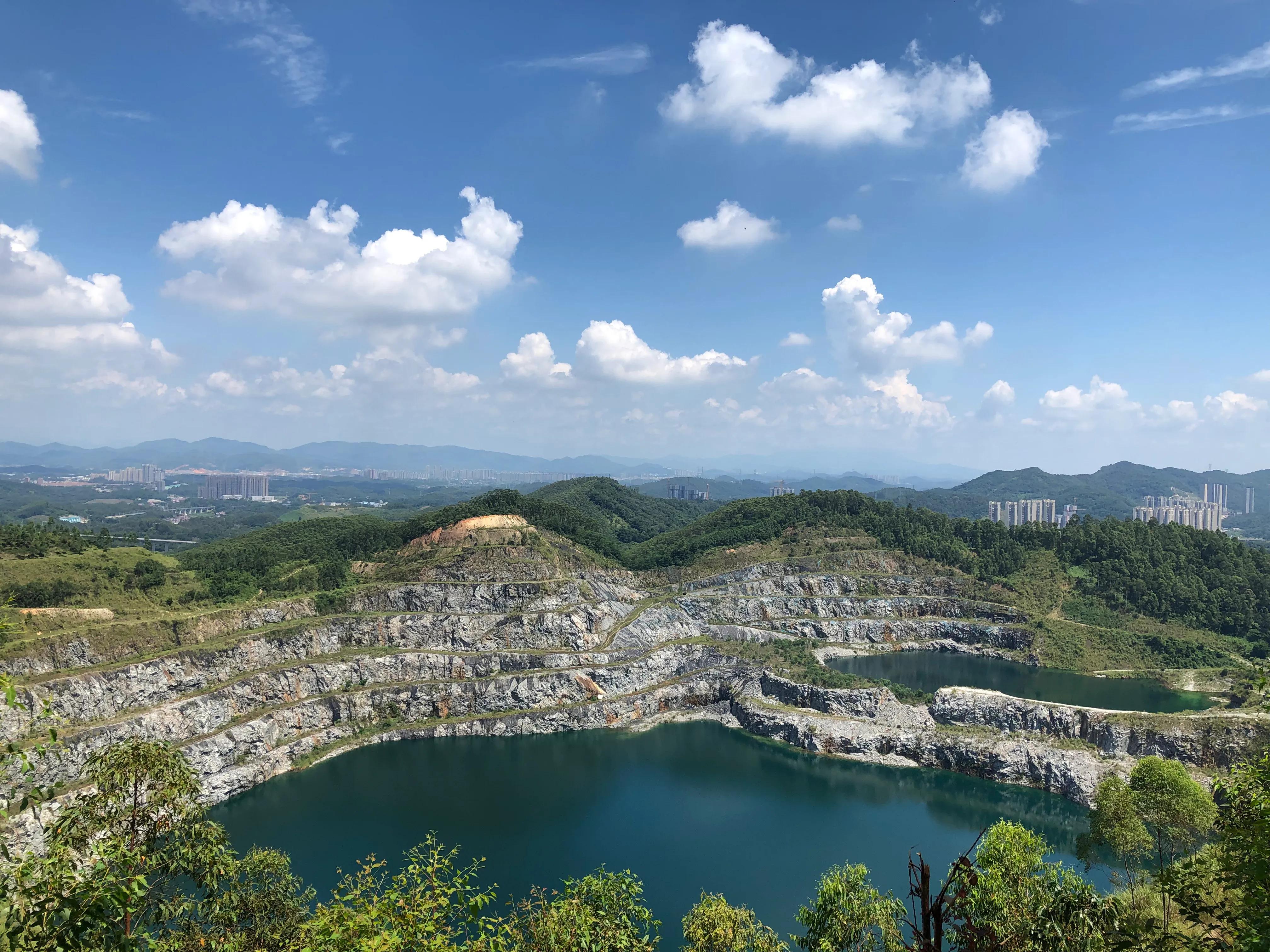 黄埔石牙顶天坑攻略,广州黄埔石牙顶天坑景色