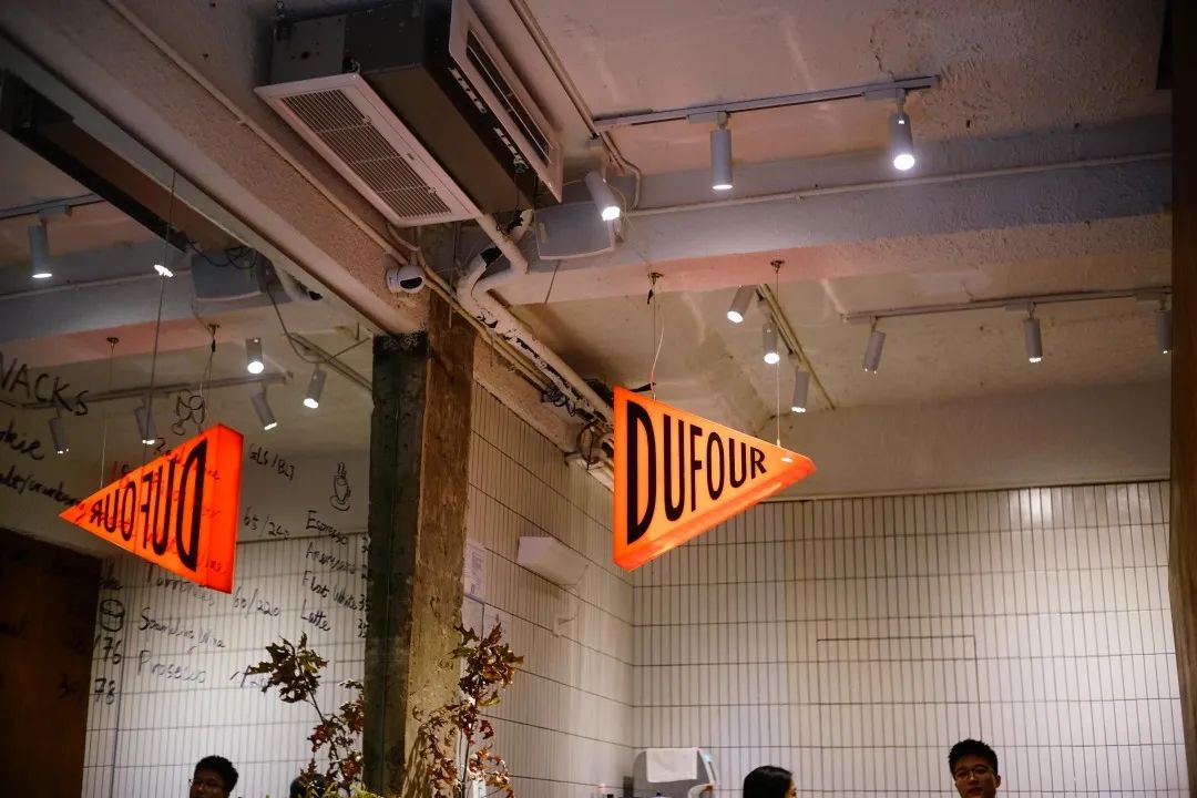 这条街,可能是全上海最时髦又接地气的