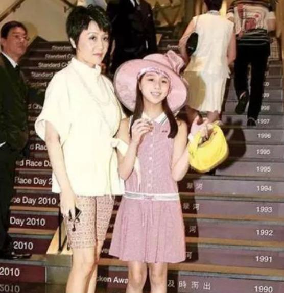 何超盈过往恋情,何超盈爱情史