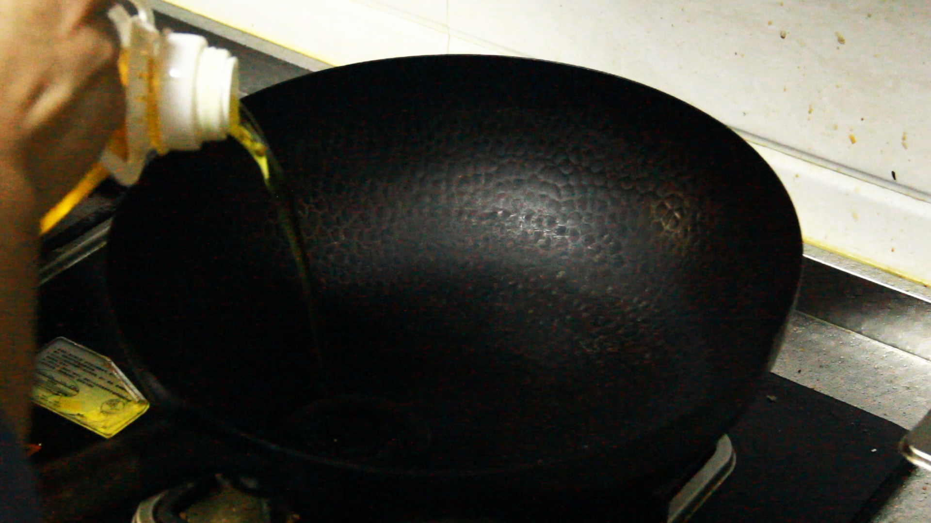 鸡翅根为什么做出来很腥,红烧鸡翅根做法味道超棒一看就会