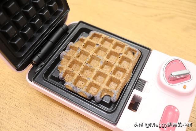小型华夫饼机各种做法,小型华夫饼机做早餐