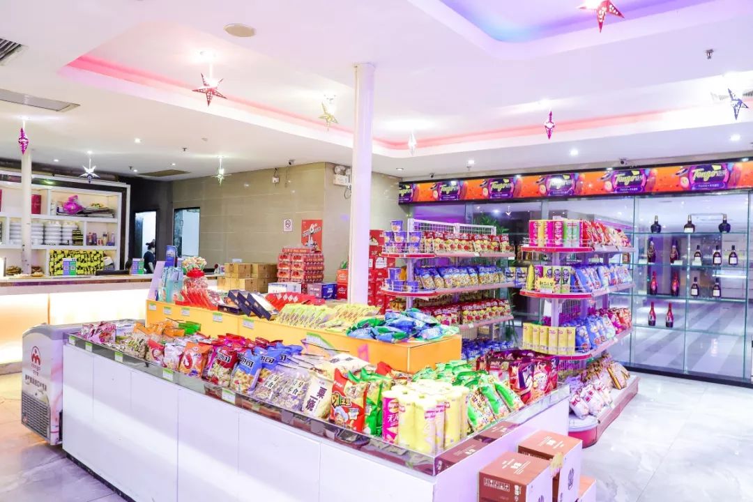 shou家自带食材的火锅店，开在KTV里，人均10+元