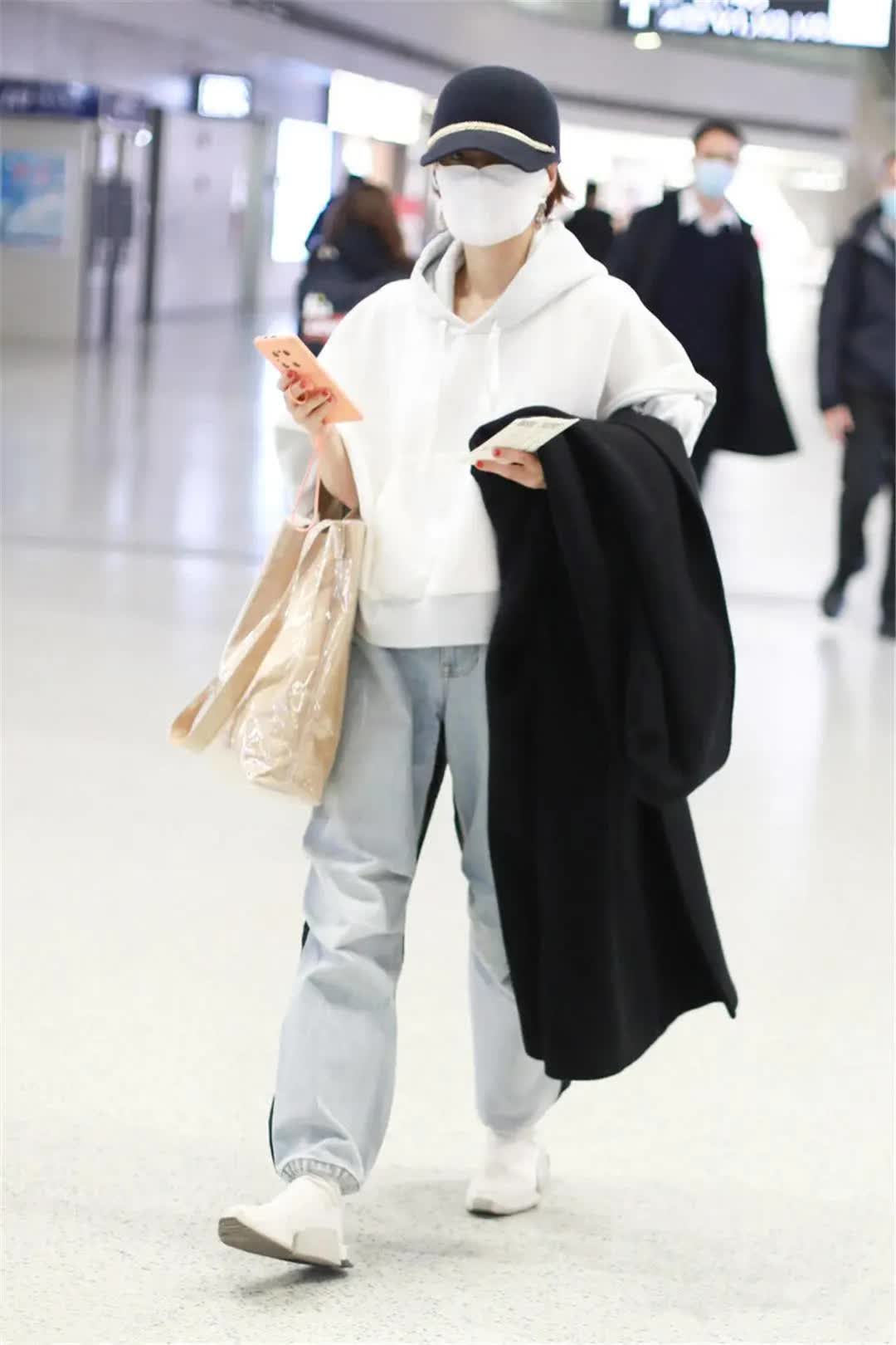 马伊琍同款短发穿衣搭配,马伊琍穿黑色羽绒服图片