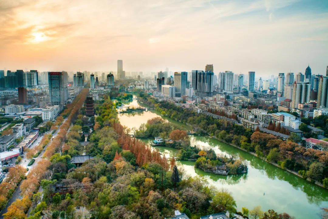 全国最敢赌的城市,逆风翻盘