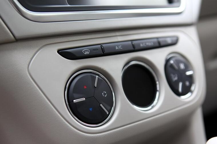 2018年的爱丽舍手动挡值得买吗,省油耐用二手车1万以下推荐