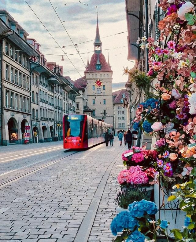 形容瑞士绝美的句子,瑞士绝美高原列车穿行