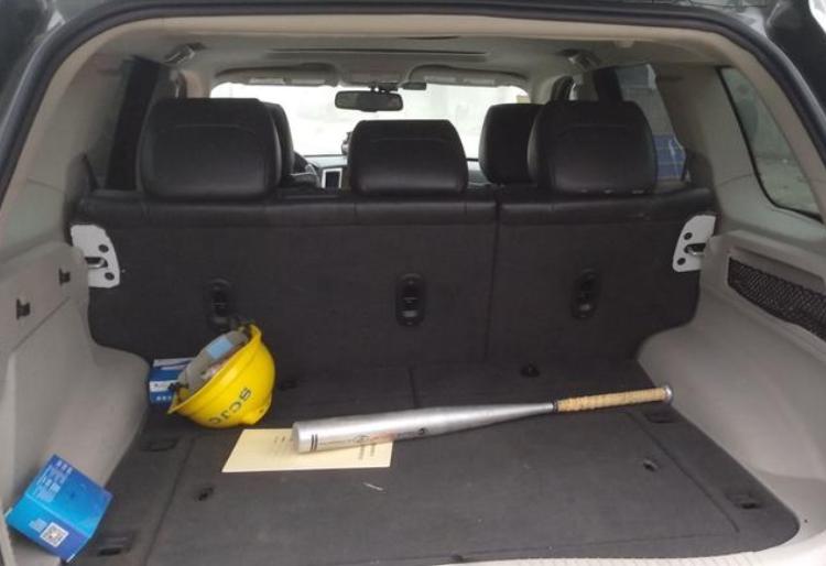 10年前60万买的5.7L大切诺基，如今8万还难卖，车钥匙更“朴素”