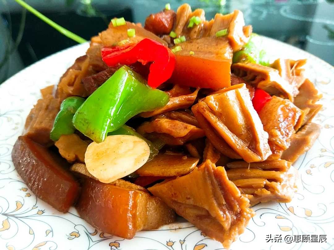 宜兴笋干红烧肉正宗做法,笋干红烧肉肥而不腻实在太好吃啦