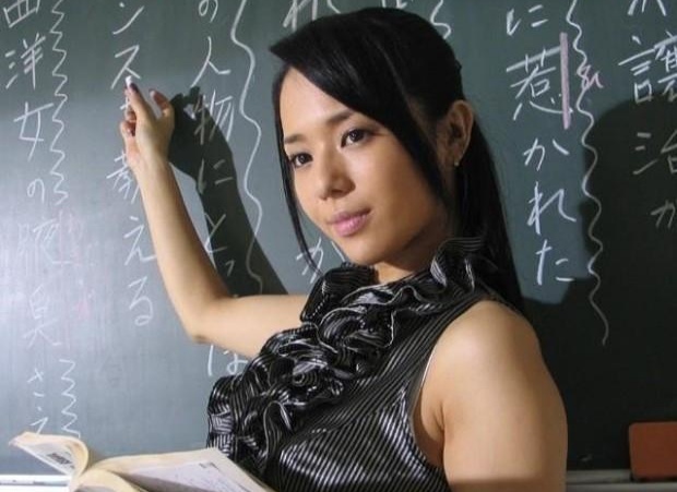 曾经的宅男女神苍井结婚后，现在怎么样了