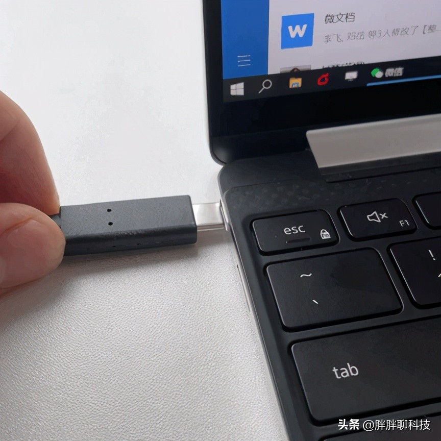 戴尔e2211hb显示器详细评测,戴尔显示器u2717d测评