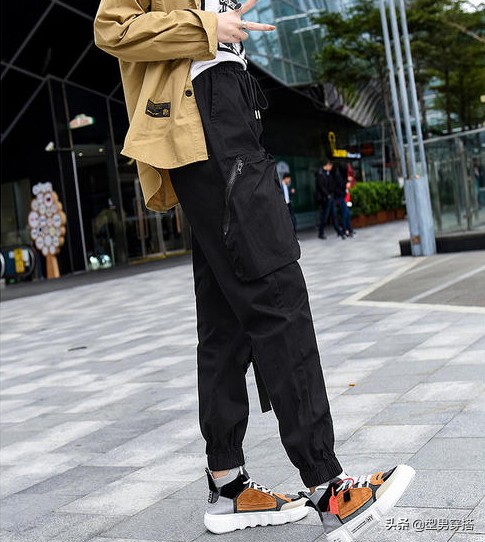 矮个子直筒工装裤男生穿搭,男生工装裤怎么穿不显腿短