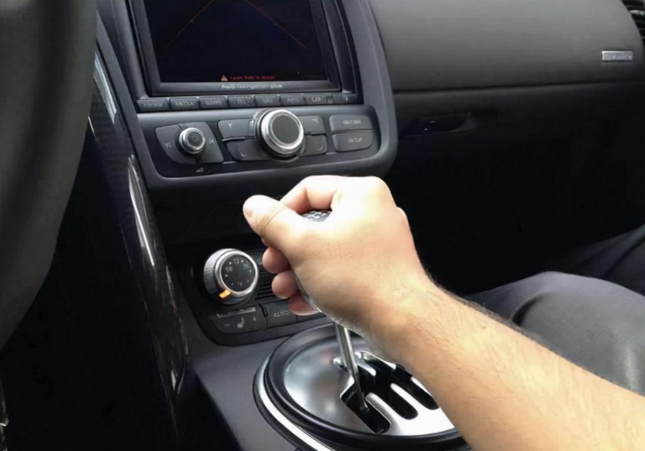 手动挡的挡位介绍，挂挡的注意事项