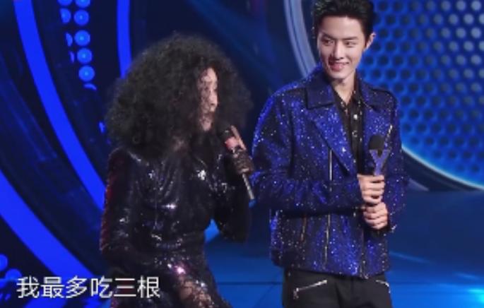 那英吃饭的场面,那英吃黄磊饭