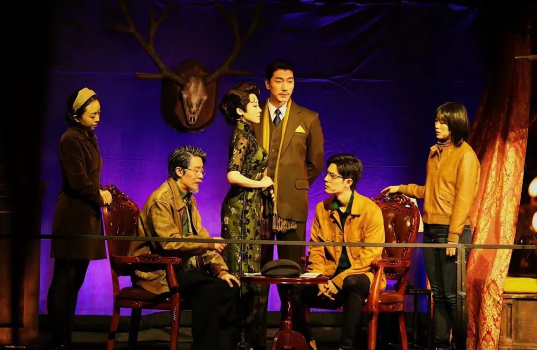 肖战如梦之梦西安收官粉丝送行,肖战首演如梦之梦哪些明星送花篮