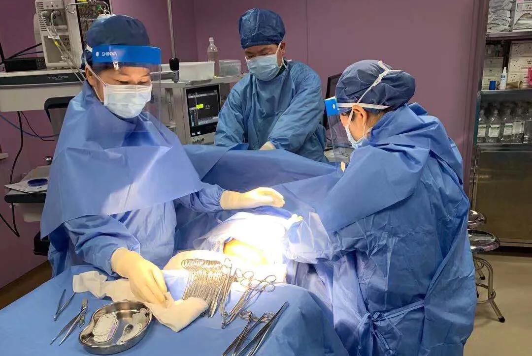 “性命悠关，没防护服也要上！”荆门一发热孕妇腹中胎儿命悬一线